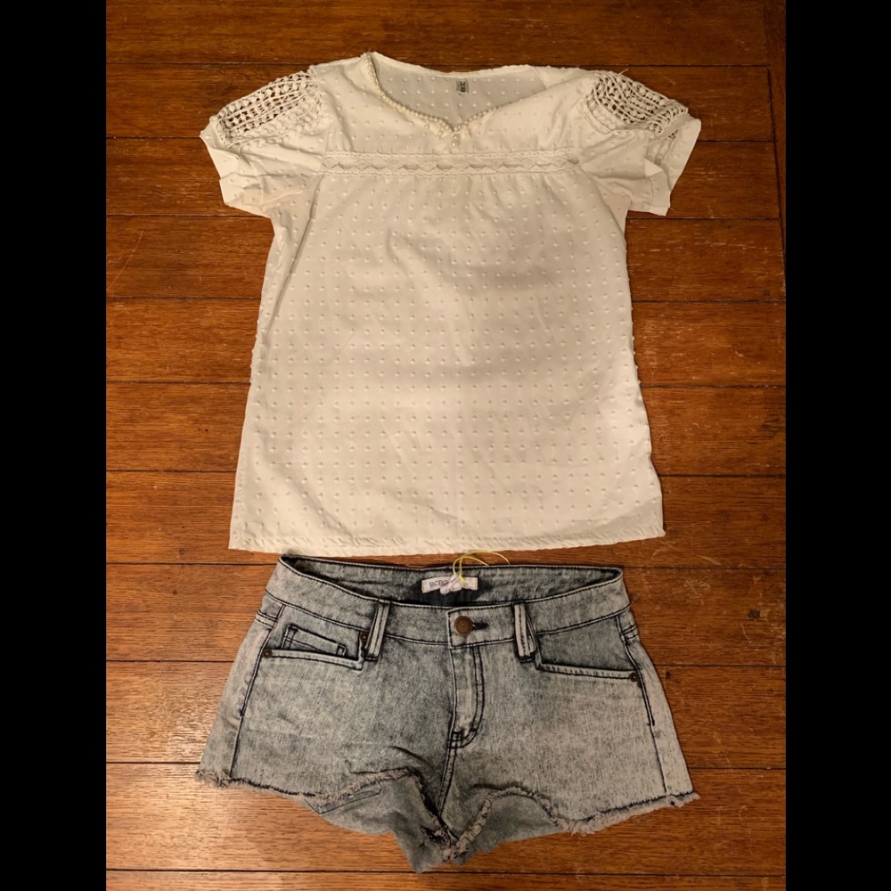White Blouse XS and Dasey Duke Jean Shorts 25w
